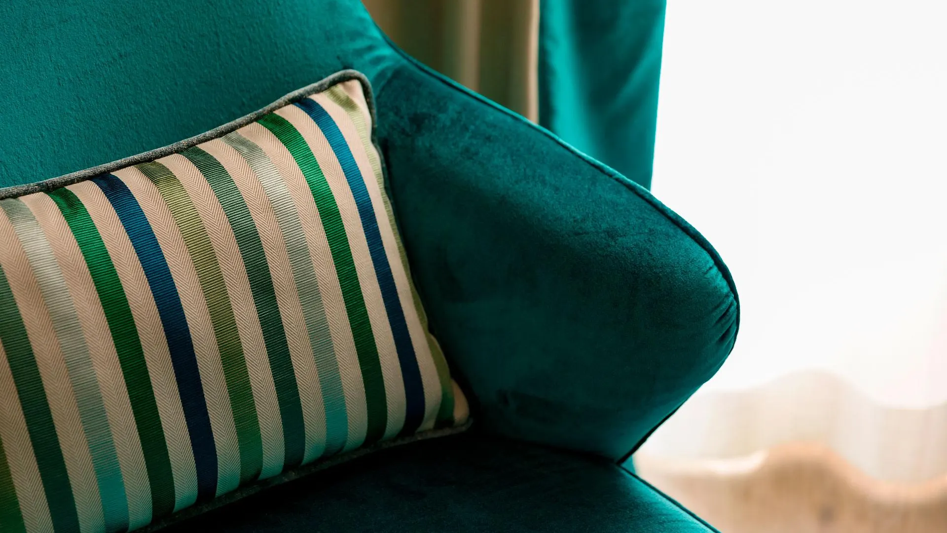 Ξενοδοχείο Amadomus Luxury Suites Νάπολη
