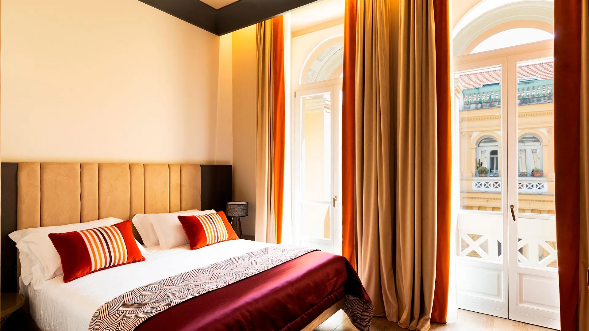 Amadomus Luxury Suites Νάπολη Ξενοδοχείο