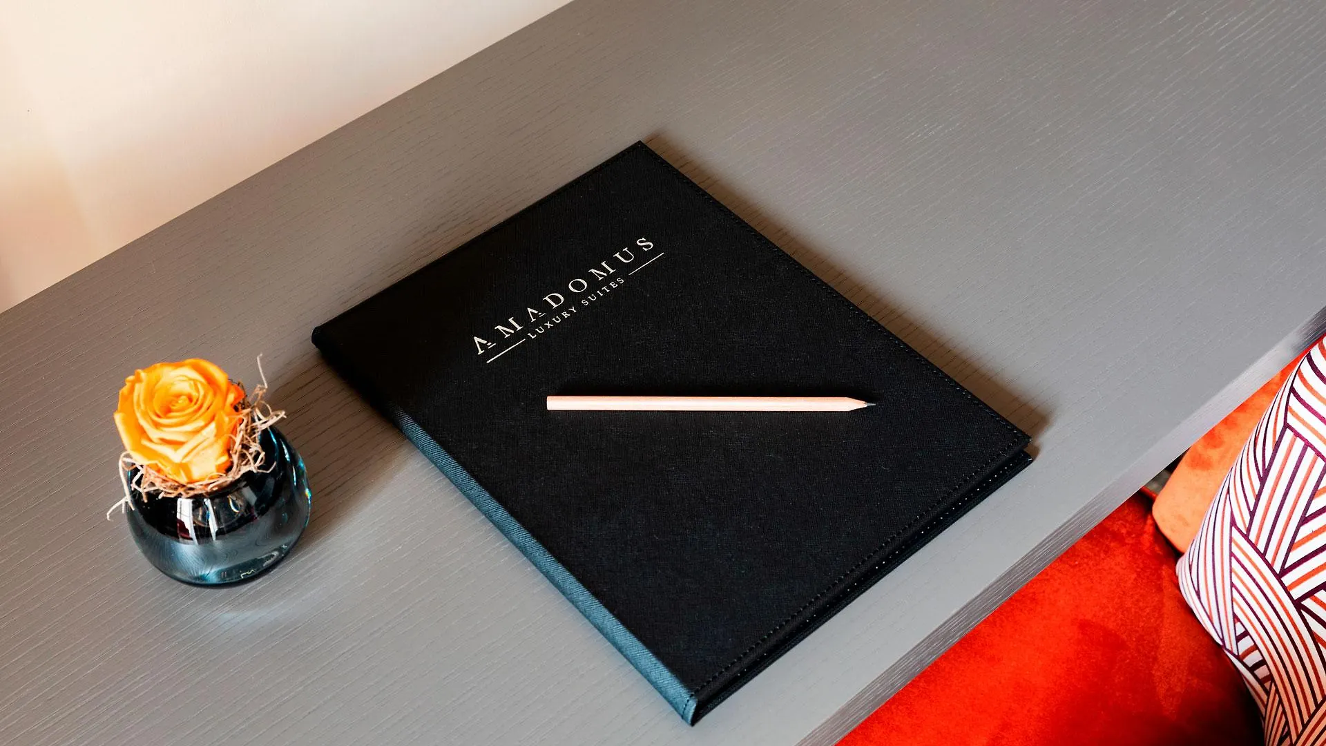 Amadomus Luxury Suites Νάπολη